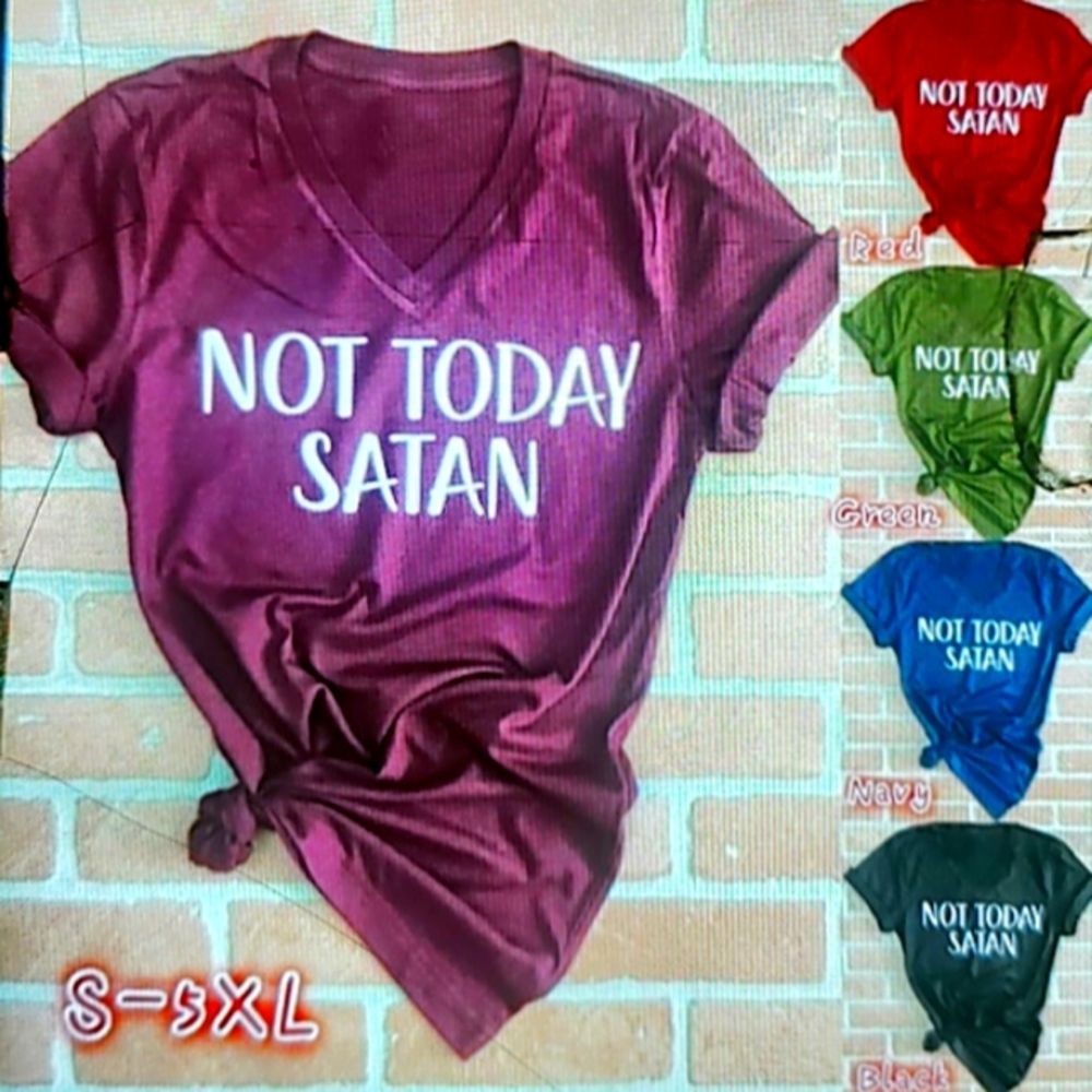 Topgraphic print TShirt on purple
